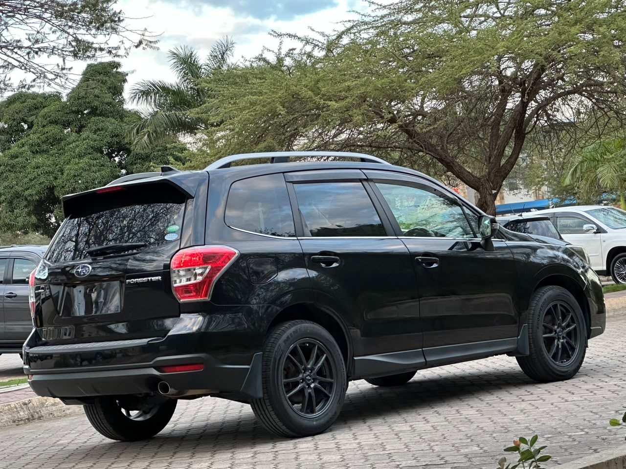 SUBARU FORESTER thumbnail 3